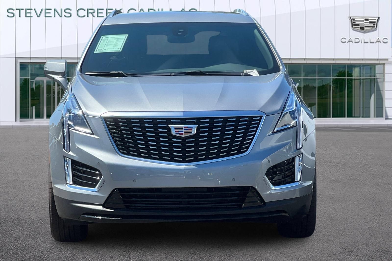 Used 2025 Cadillac XT5 Luxury w/ LPO, Floor Liner Package FWD image 8