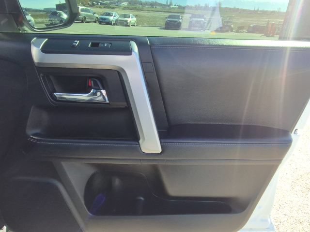 Used 2022 Toyota 4Runner SR5 Premium w/ Moonroof Package AWD/4WD image 20