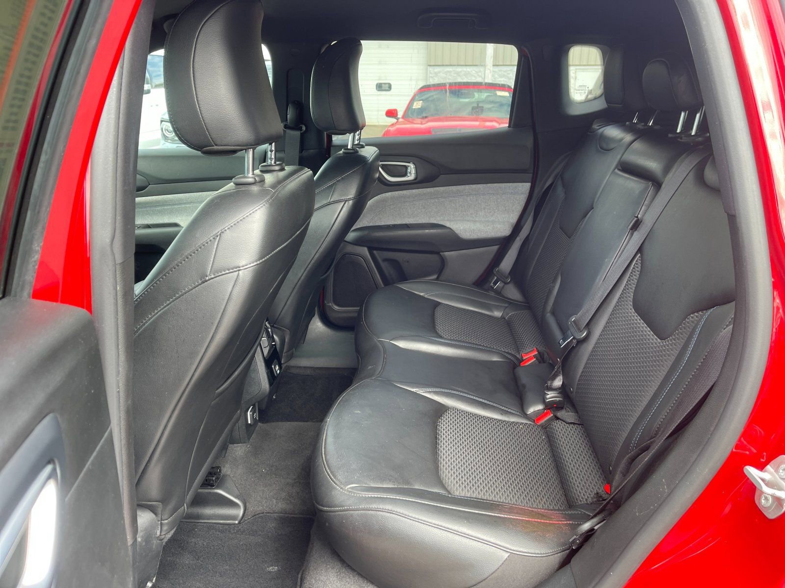 Used 2023 Jeep Compass Latitude image 14