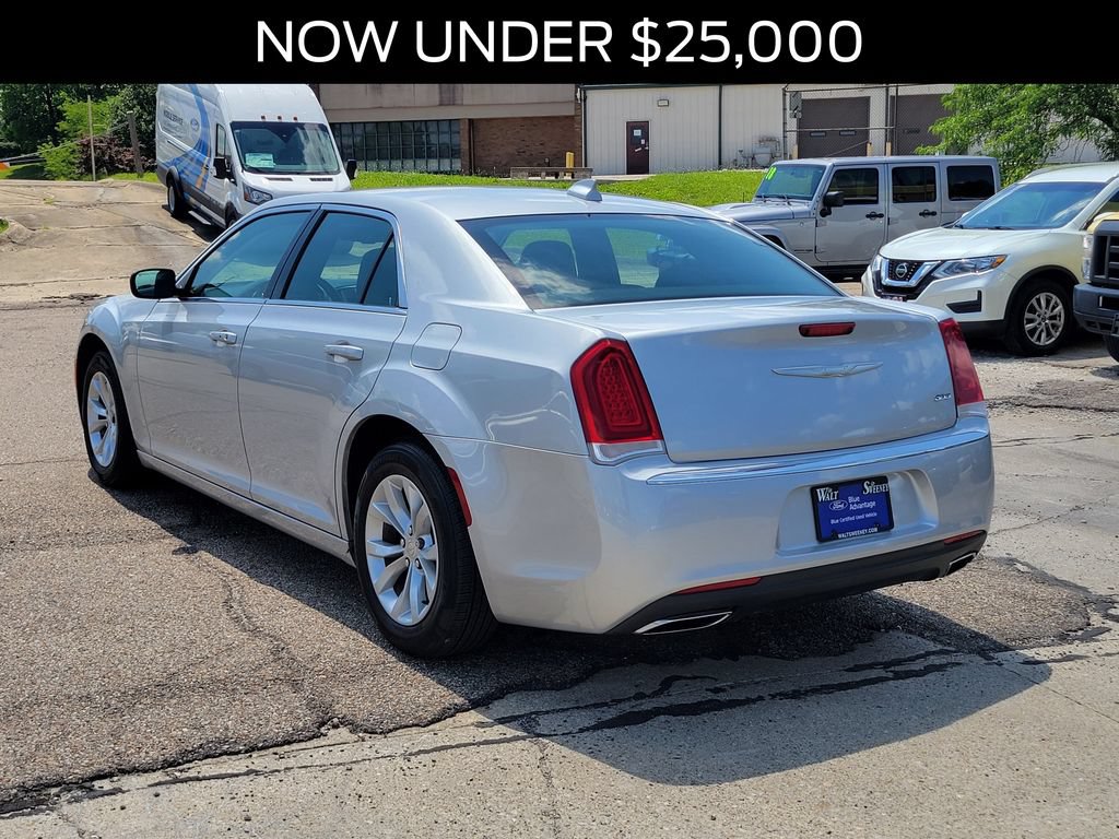 Used 2021 Chrysler 300 Touring RWD image 3
