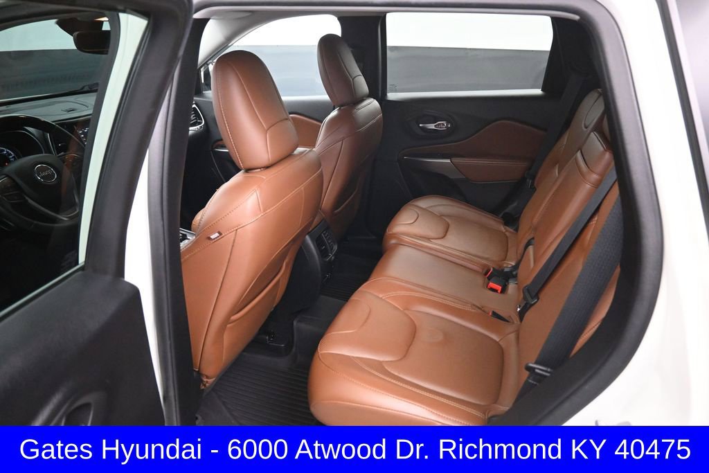 Used 2019 Jeep Cherokee Overland AWD/4WD image 10