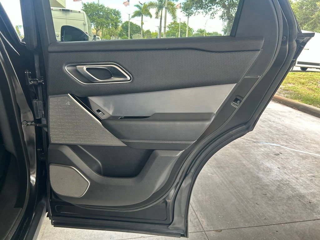 Used 2019 Land Rover Range Rover Velar R-Dynamic SE AWD/4WD image 35