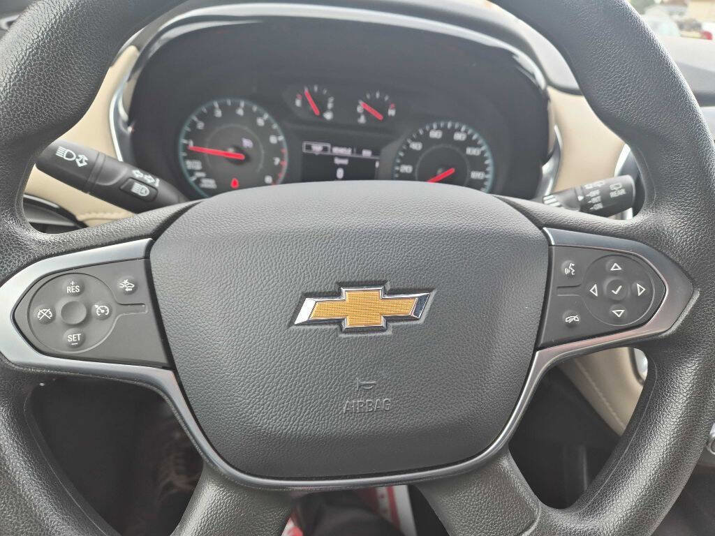 Used 2023 Chevrolet Traverse LS w/ Safety Package AWD/4WD image 10
