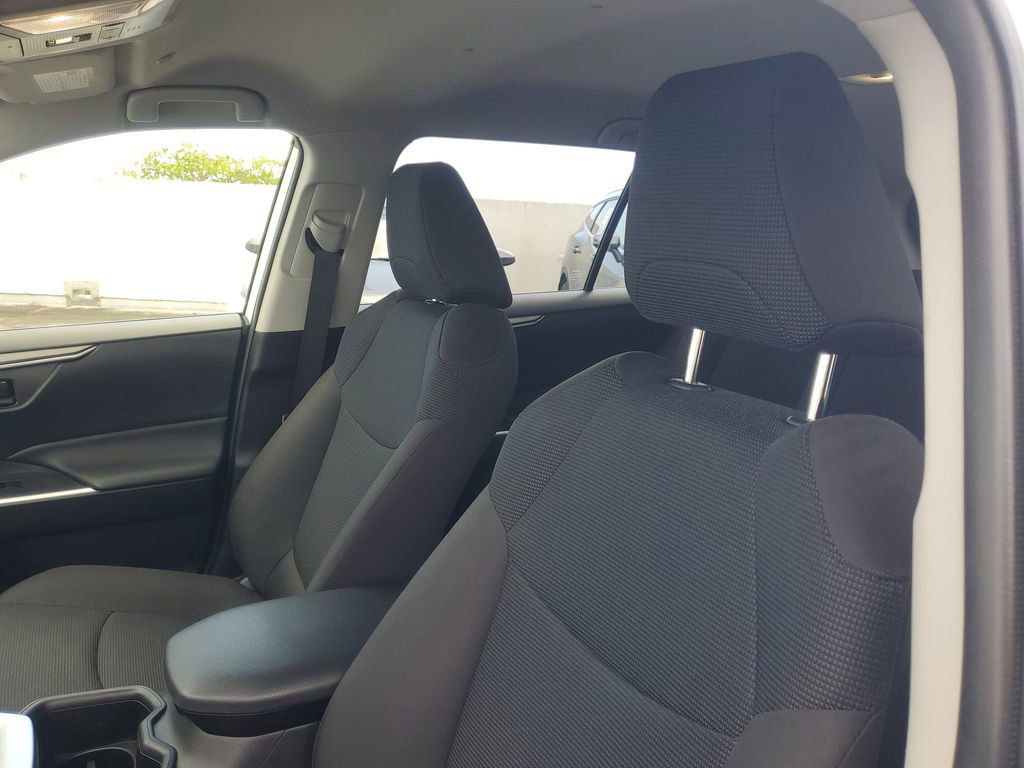 Used 2023 Toyota RAV4 LE image 16