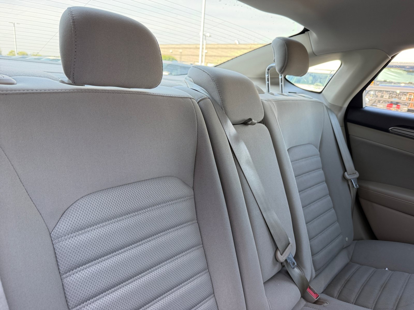 Used 2018 Ford Fusion SE FWD image 18