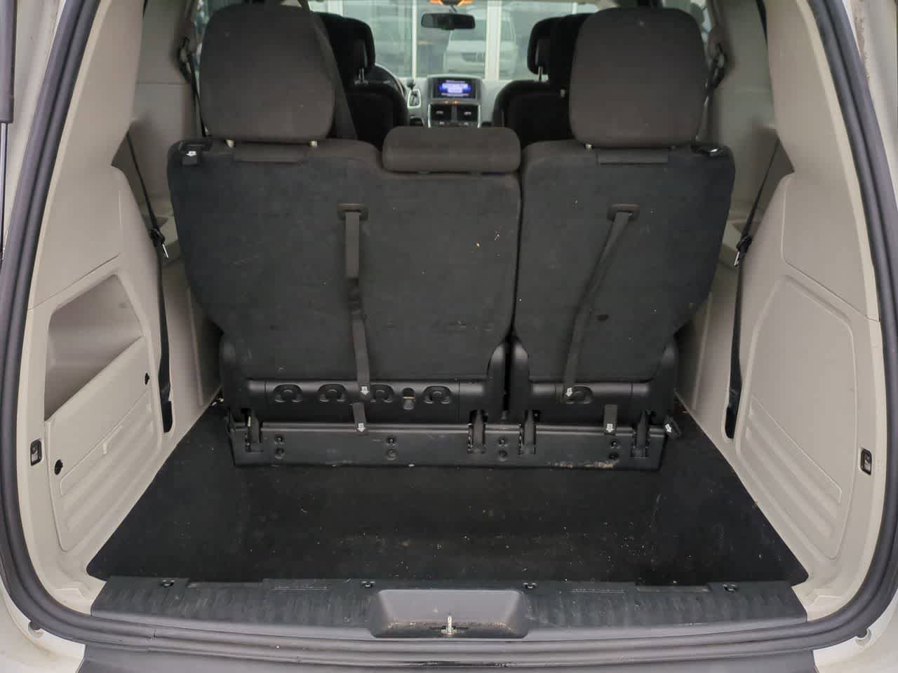 Used 2016 Dodge Grand Caravan SE w/ Quick Order Package 29E SE image 31