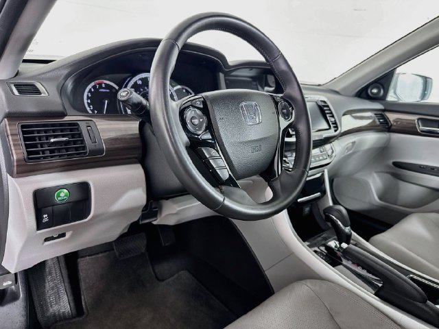 Used 2017 Honda Accord EX-L image 20