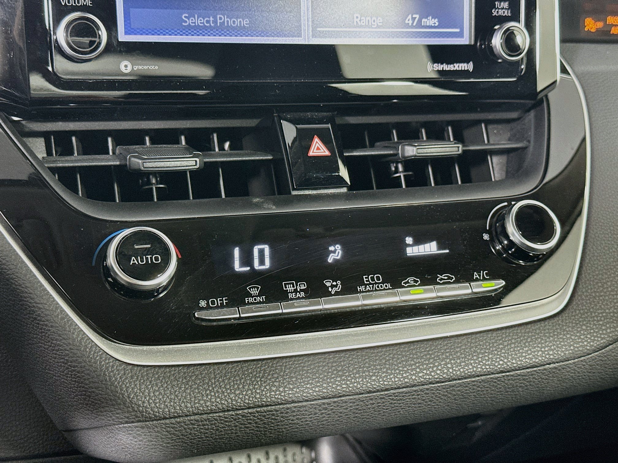Used 2021 Toyota Corolla LE FWD image 23