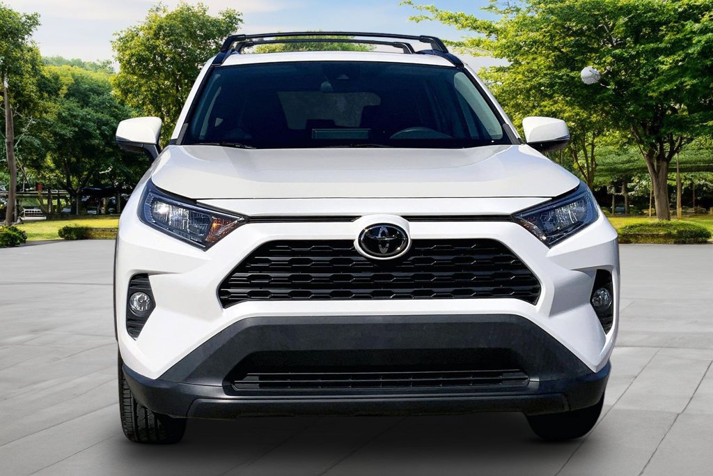Used 2021 Toyota RAV4 XLE Premium FWD image 2