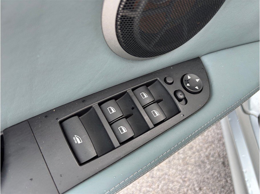 Used 2009 BMW M3 Convertible RWD image 18