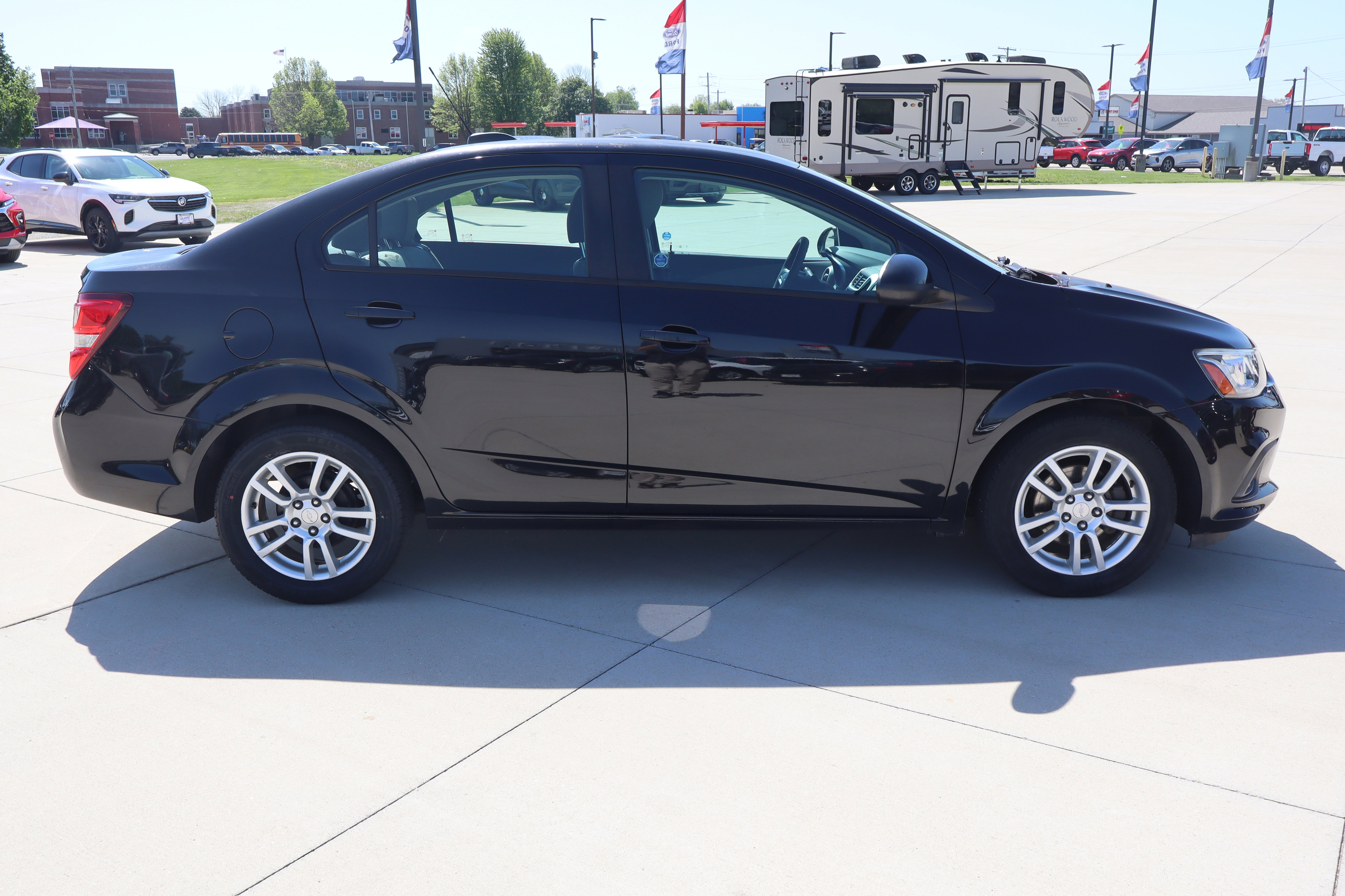 Used 2017 Chevrolet Sonic LS image 4