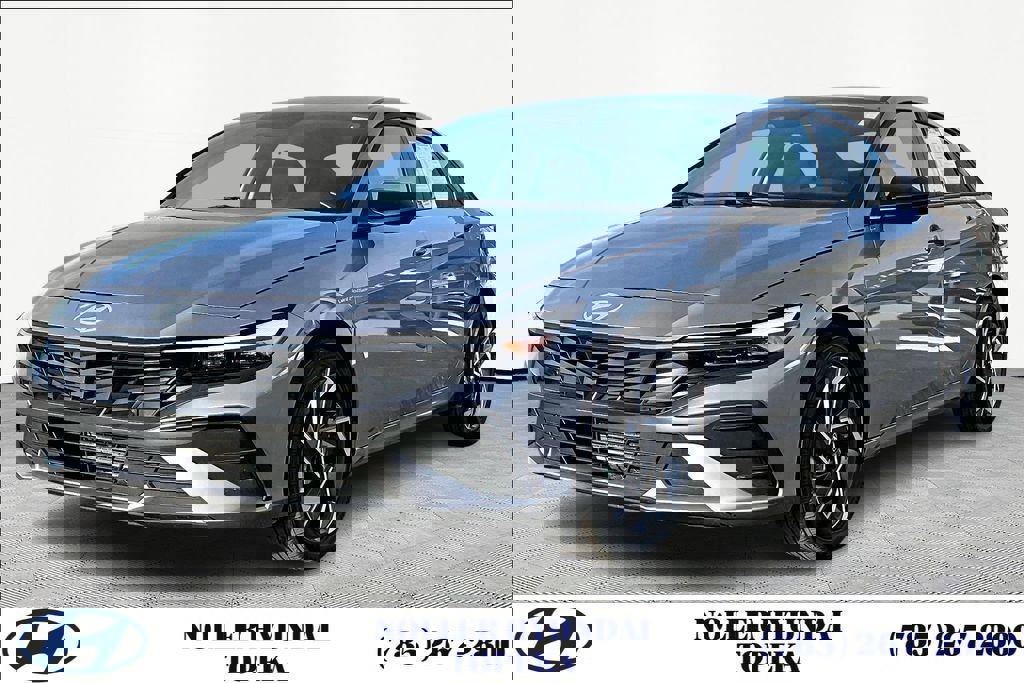 Used 2025 Hyundai Elantra Sport image 1