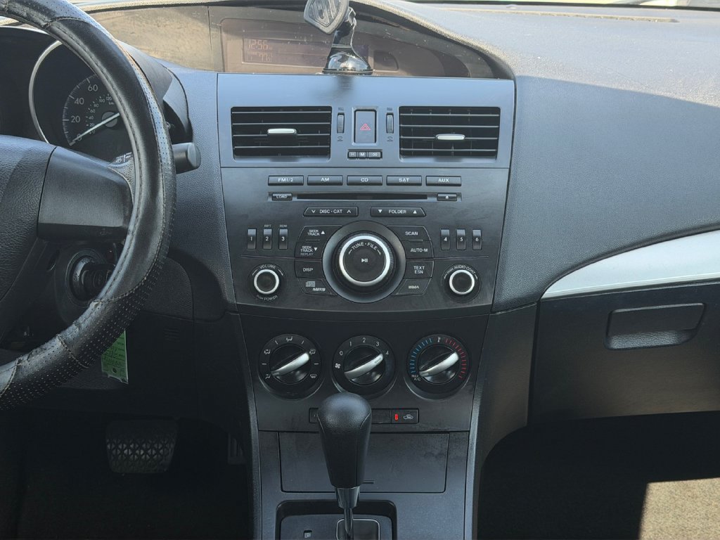 Used 2013 MAZDA MAZDA3 i SV FWD image 15