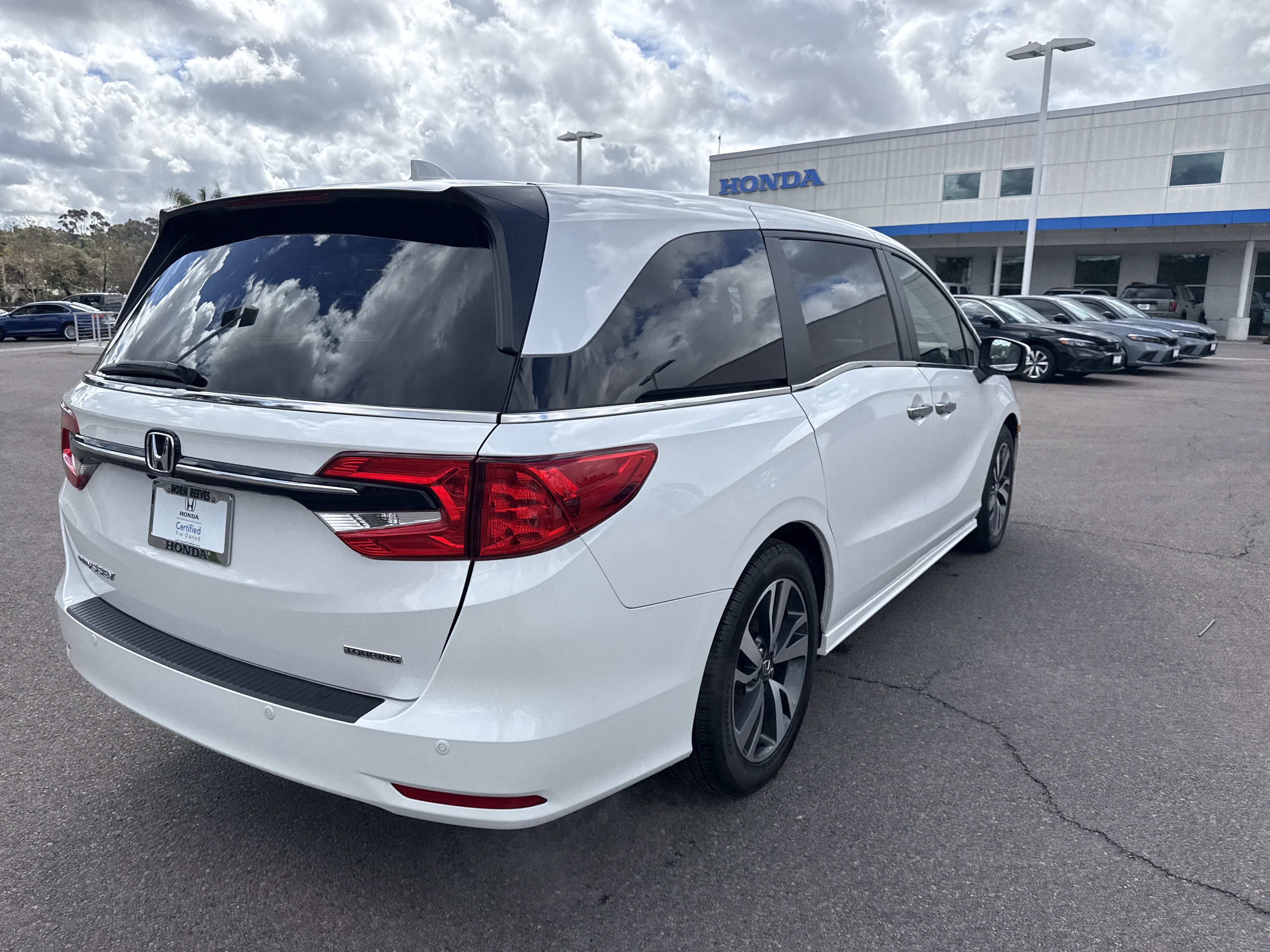 Certified 2024 Honda Odyssey Touring image 6