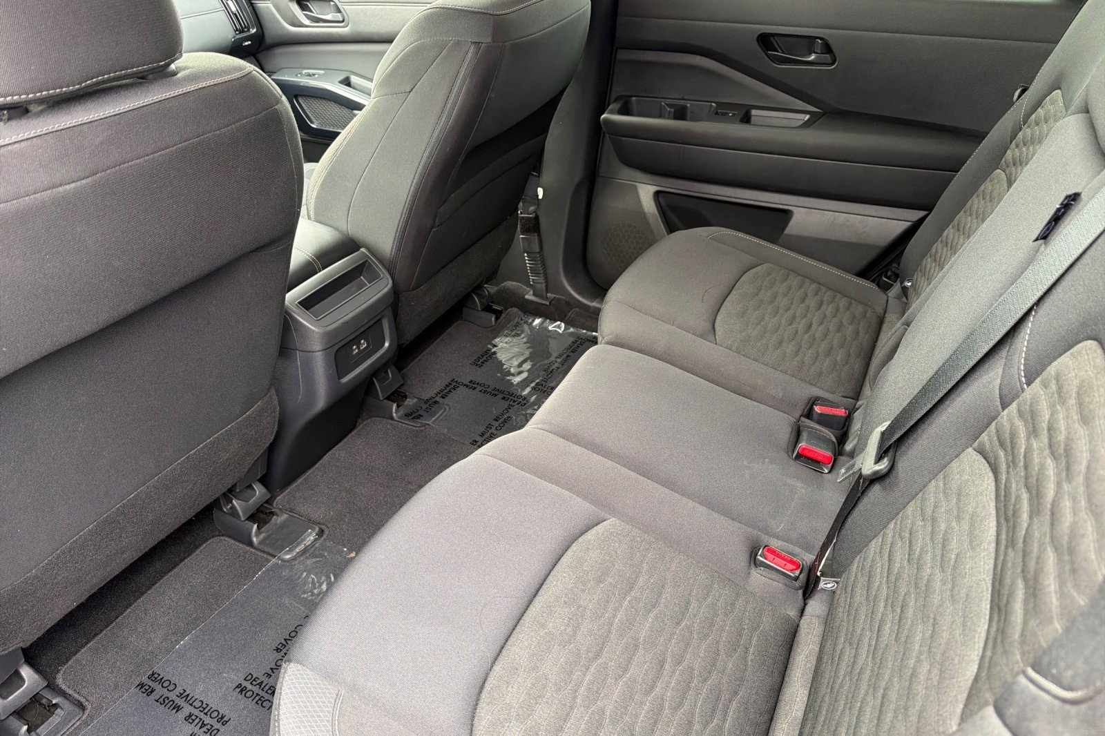 Used 2025 Nissan Pathfinder S image 11