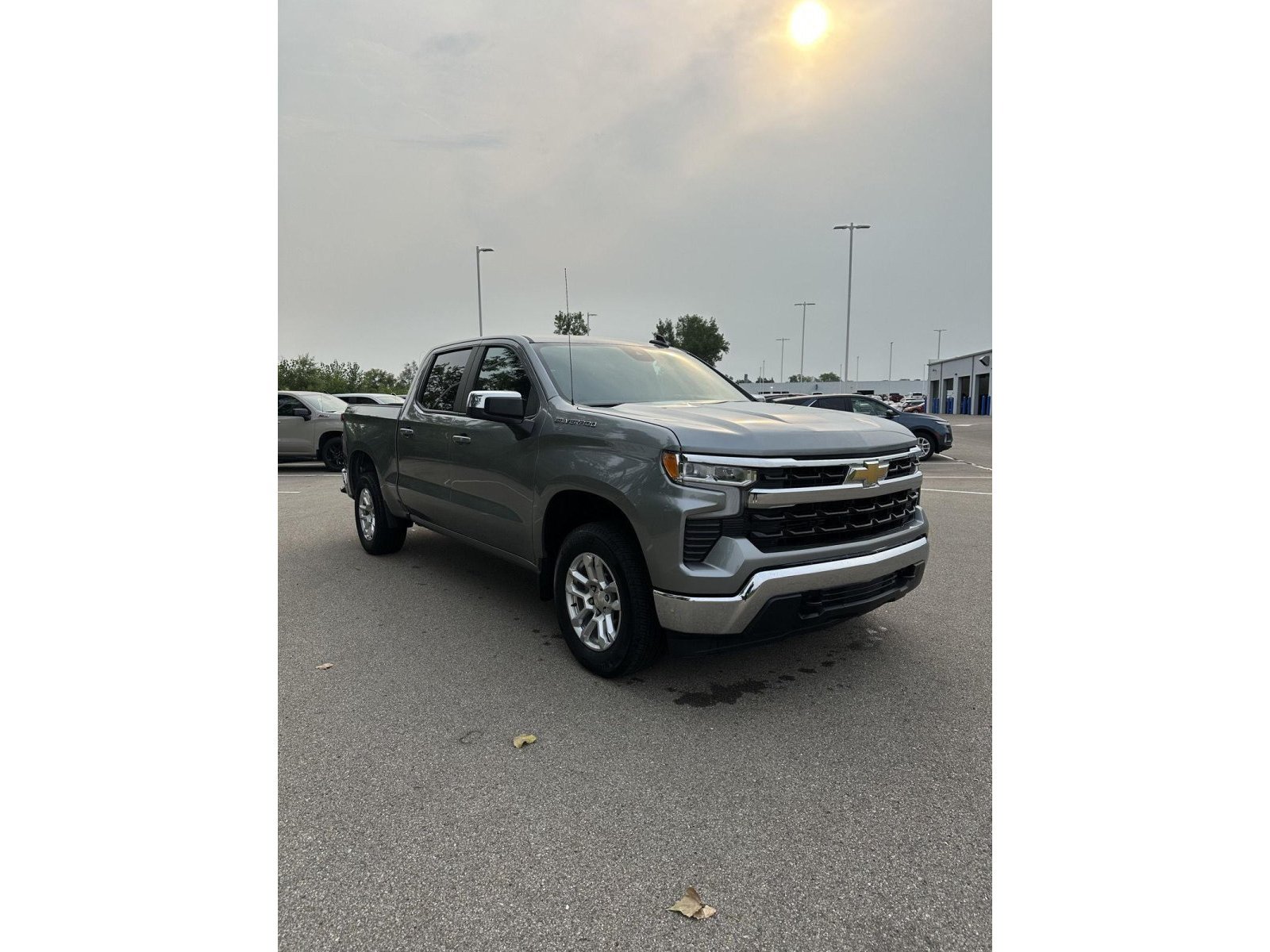 Used 2024 Chevrolet Silverado 1500 LT AWD/4WD image 7