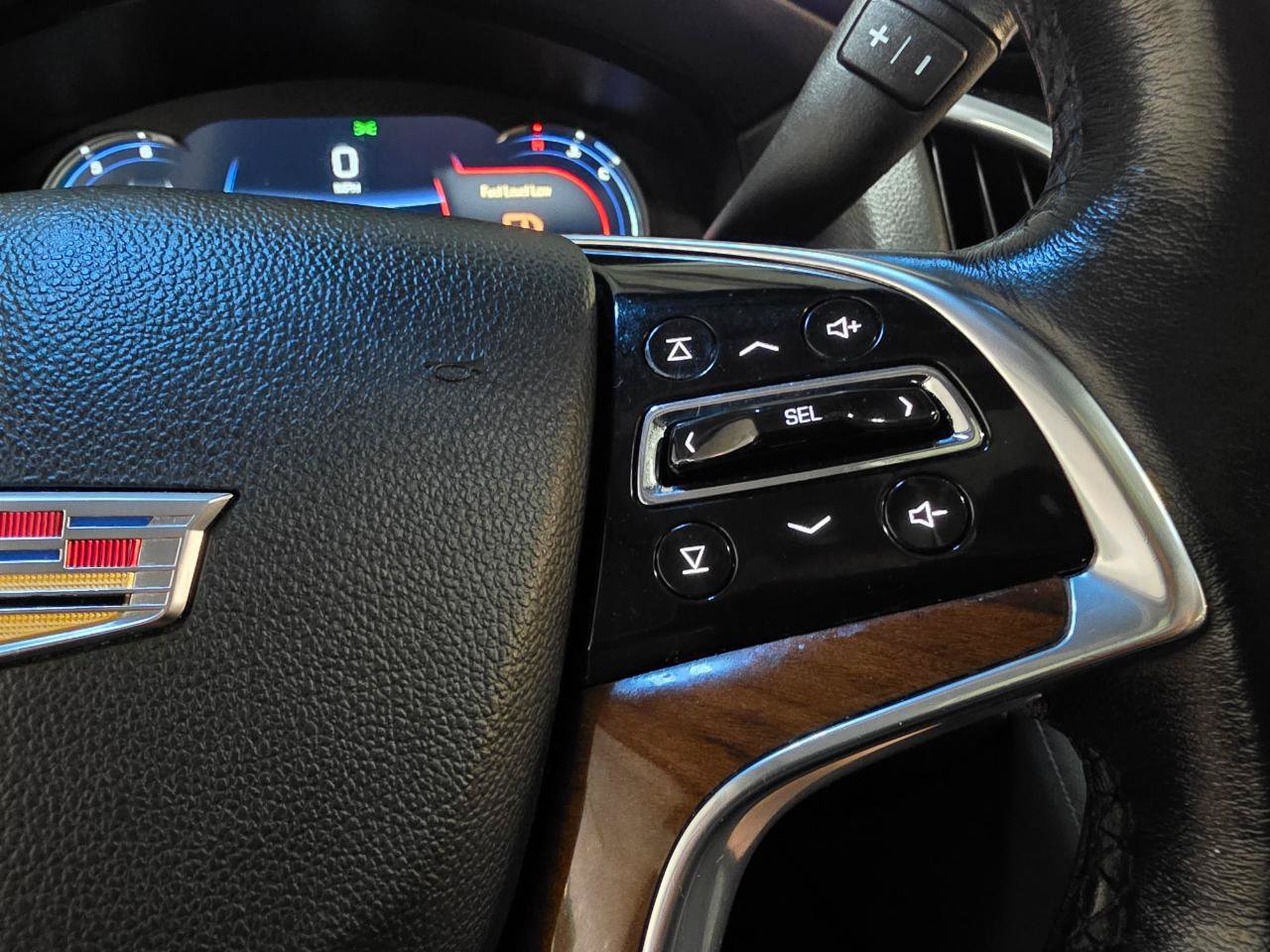 Used 2020 Cadillac Escalade ESV Luxury AWD/4WD image 36