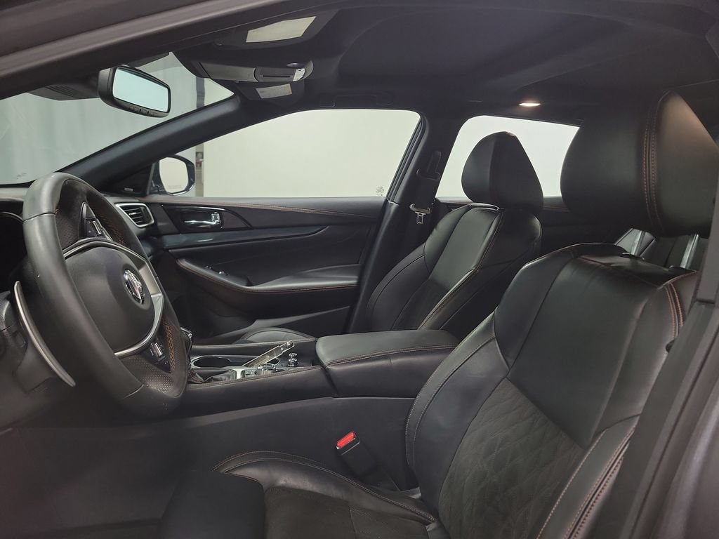 Used 2020 Nissan Maxima SR w/ Sport Mat Group FWD image 16