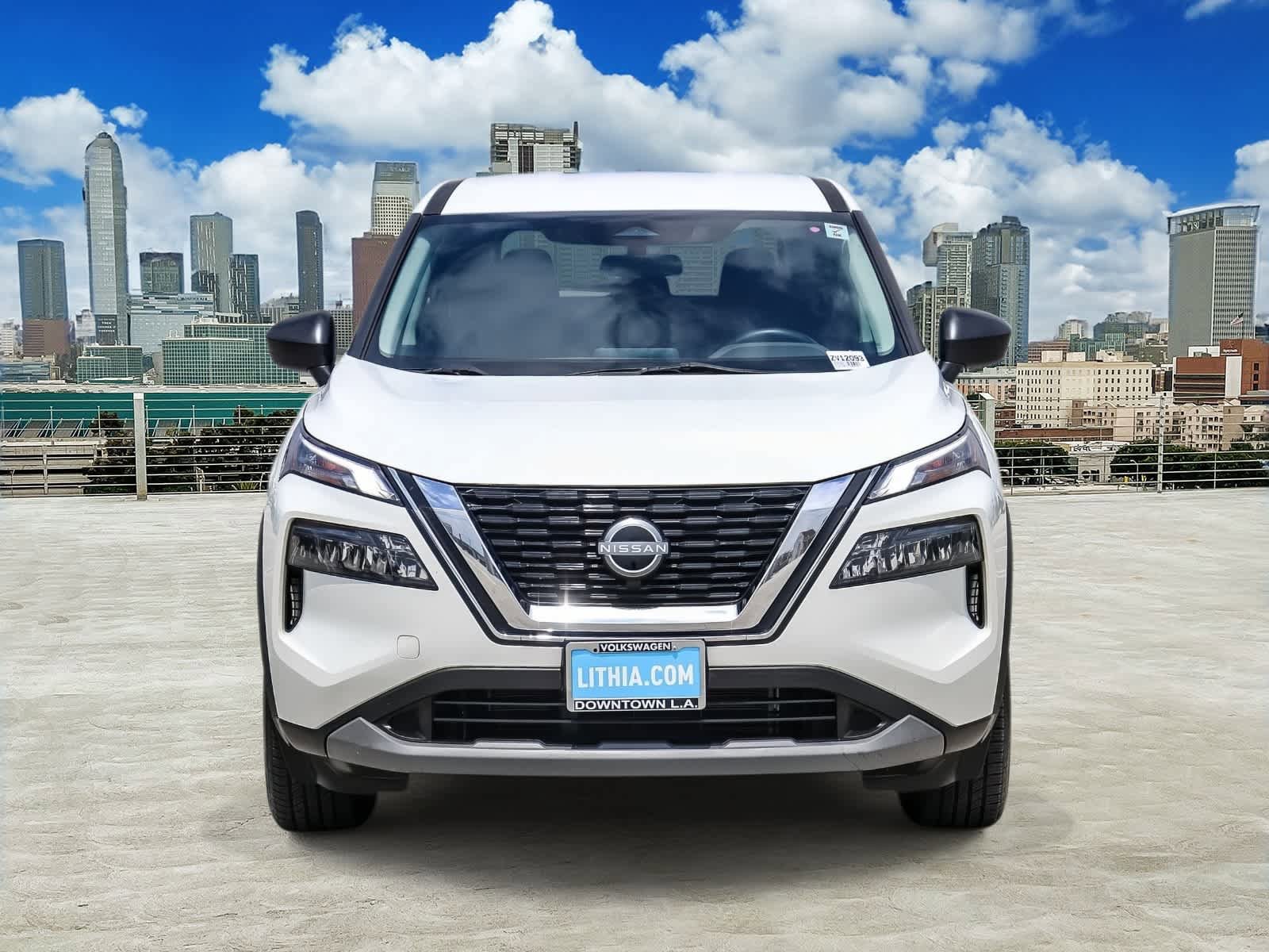 Used 2023 Nissan Rogue S AWD/4WD image 2