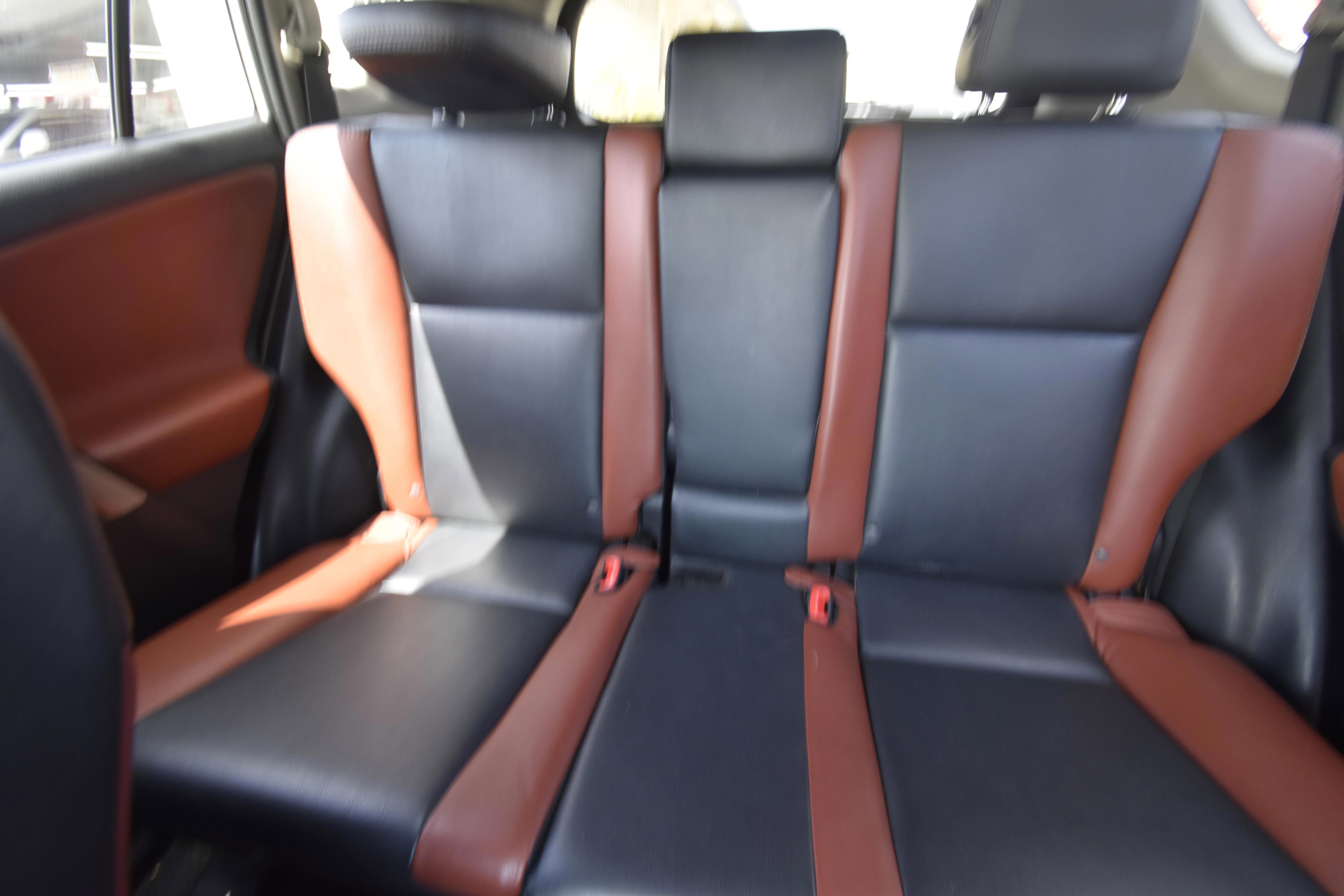 Used 2015 Toyota RAV4 Limited w/ Technology Package AWD/4WD image 9