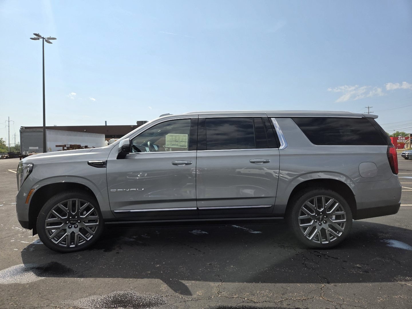 New 2026 GMC Yukon XL Denali Ultimate w/ LPO, Floor Liner Package AWD/4WD image 17