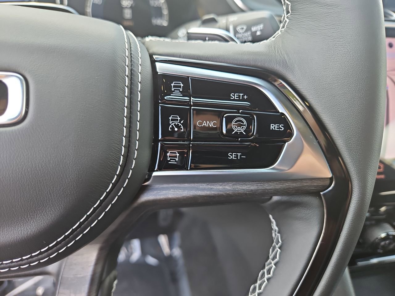 New 2025 Jeep Grand Cherokee Overland w/ Adv Protech Group III image 29