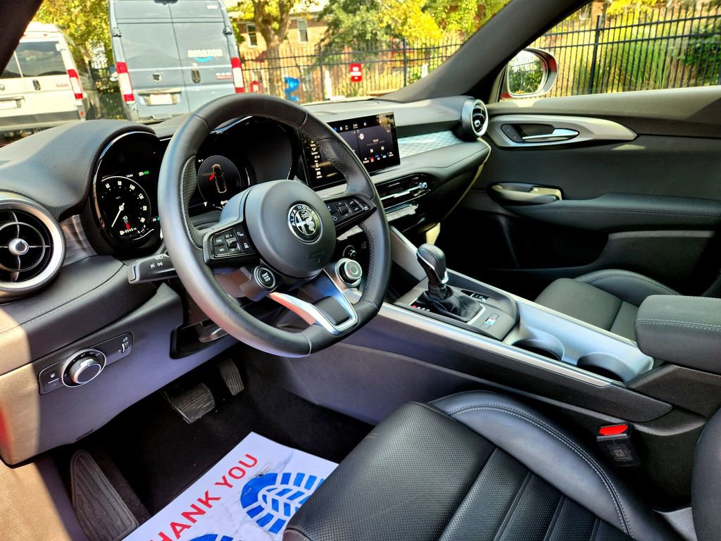 Used 2024 Alfa Romeo Tonale Ti w/ Premium Interior Package image 18
