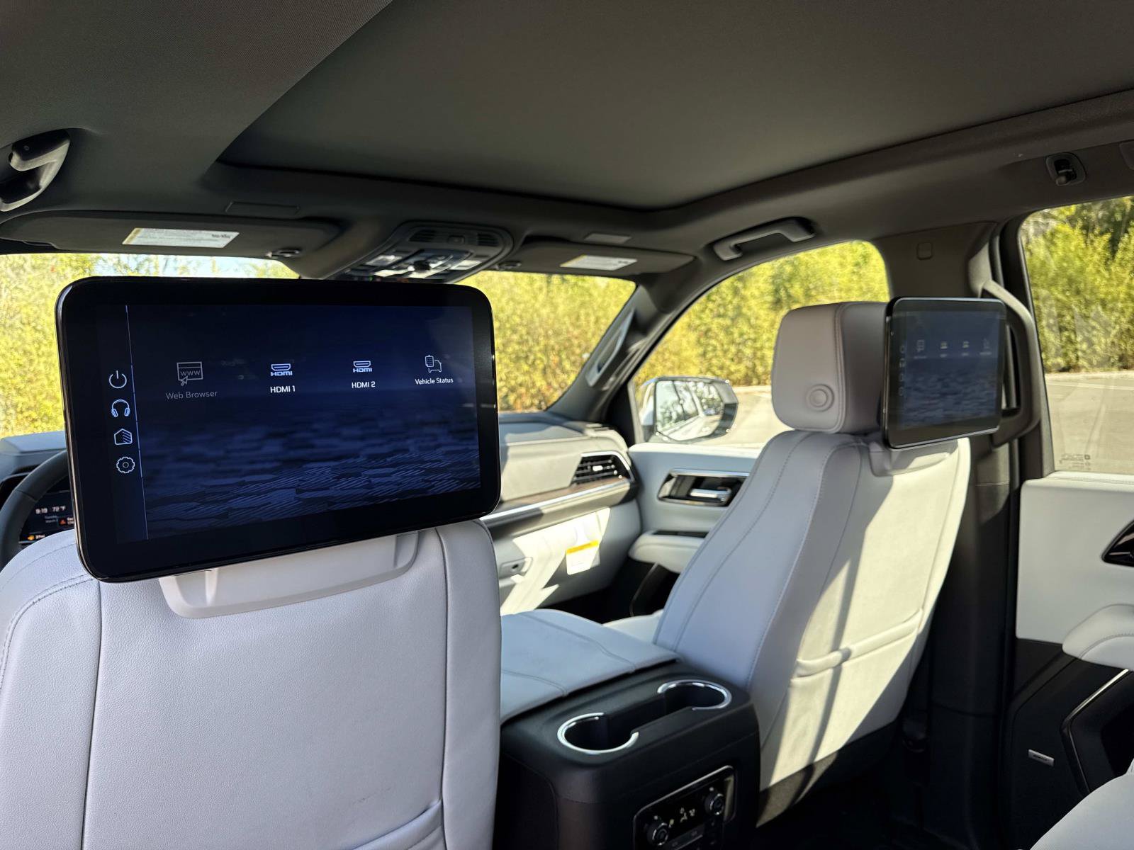 New 2026 Chevrolet Suburban Premier AWD/4WD image 12