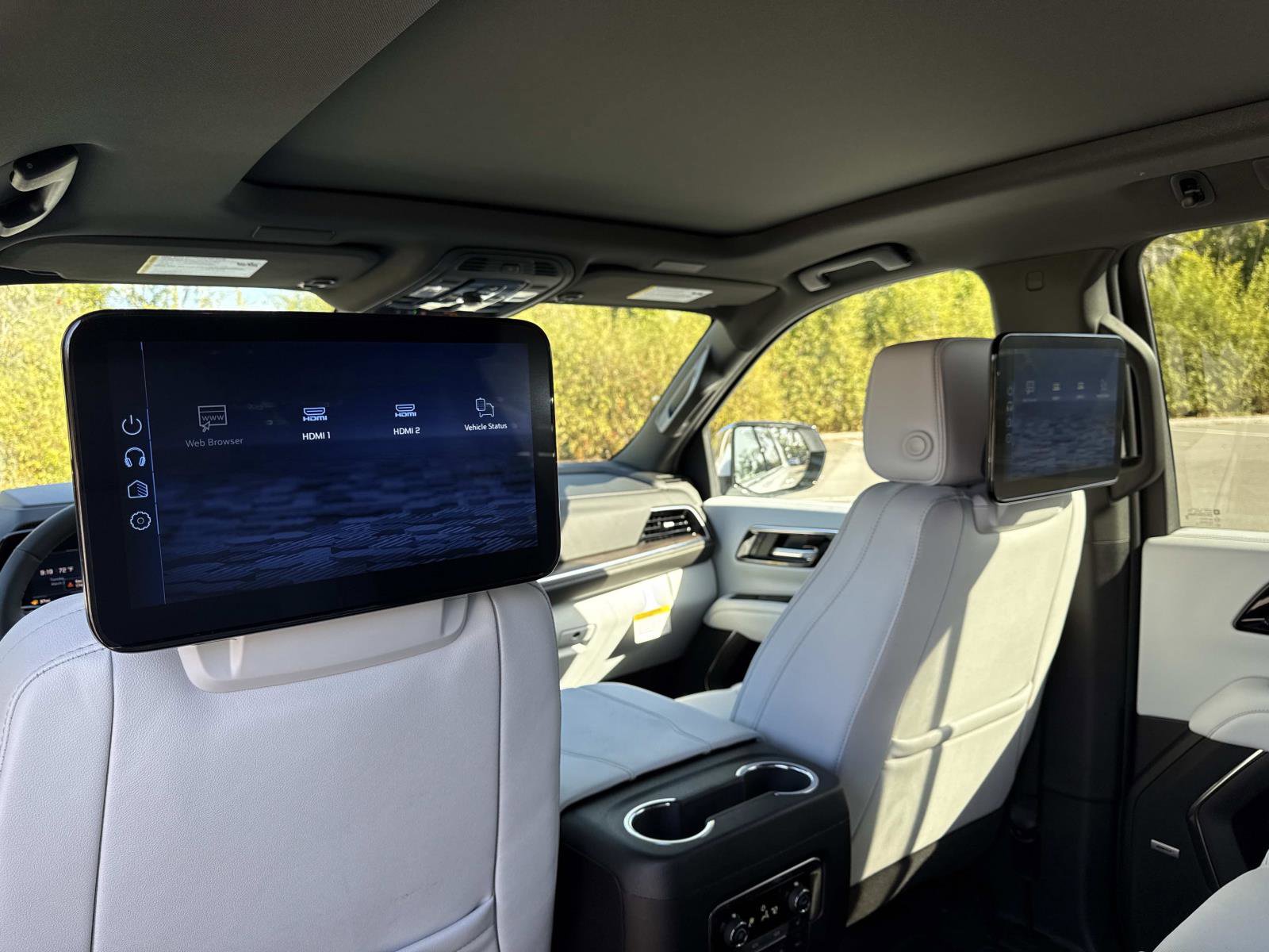 New 2026 Chevrolet Suburban Premier image 12