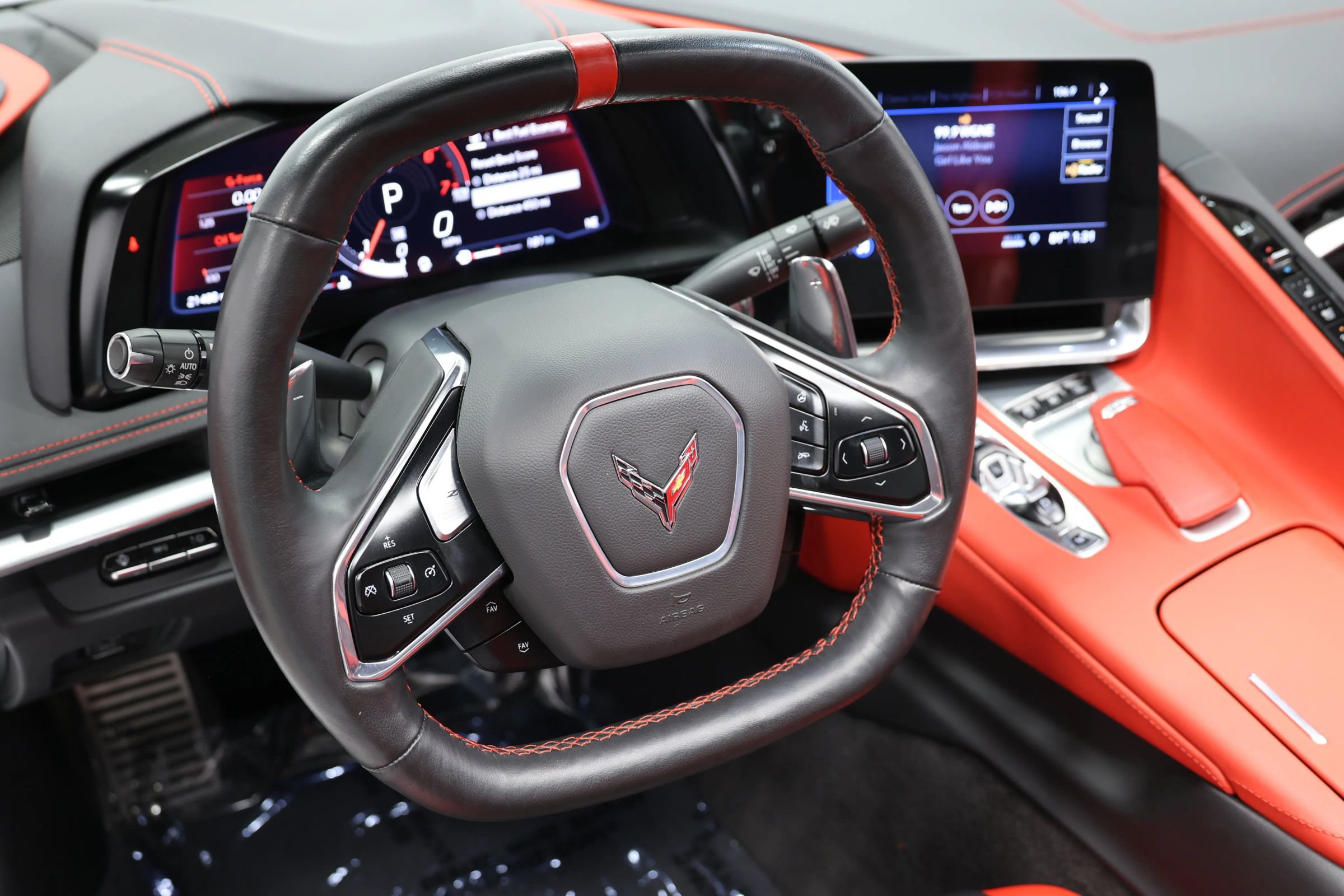 Used 2020 Chevrolet Corvette Stingray Preferred Cpe w/ 2LT Preferred Equipment Group RWD image 29