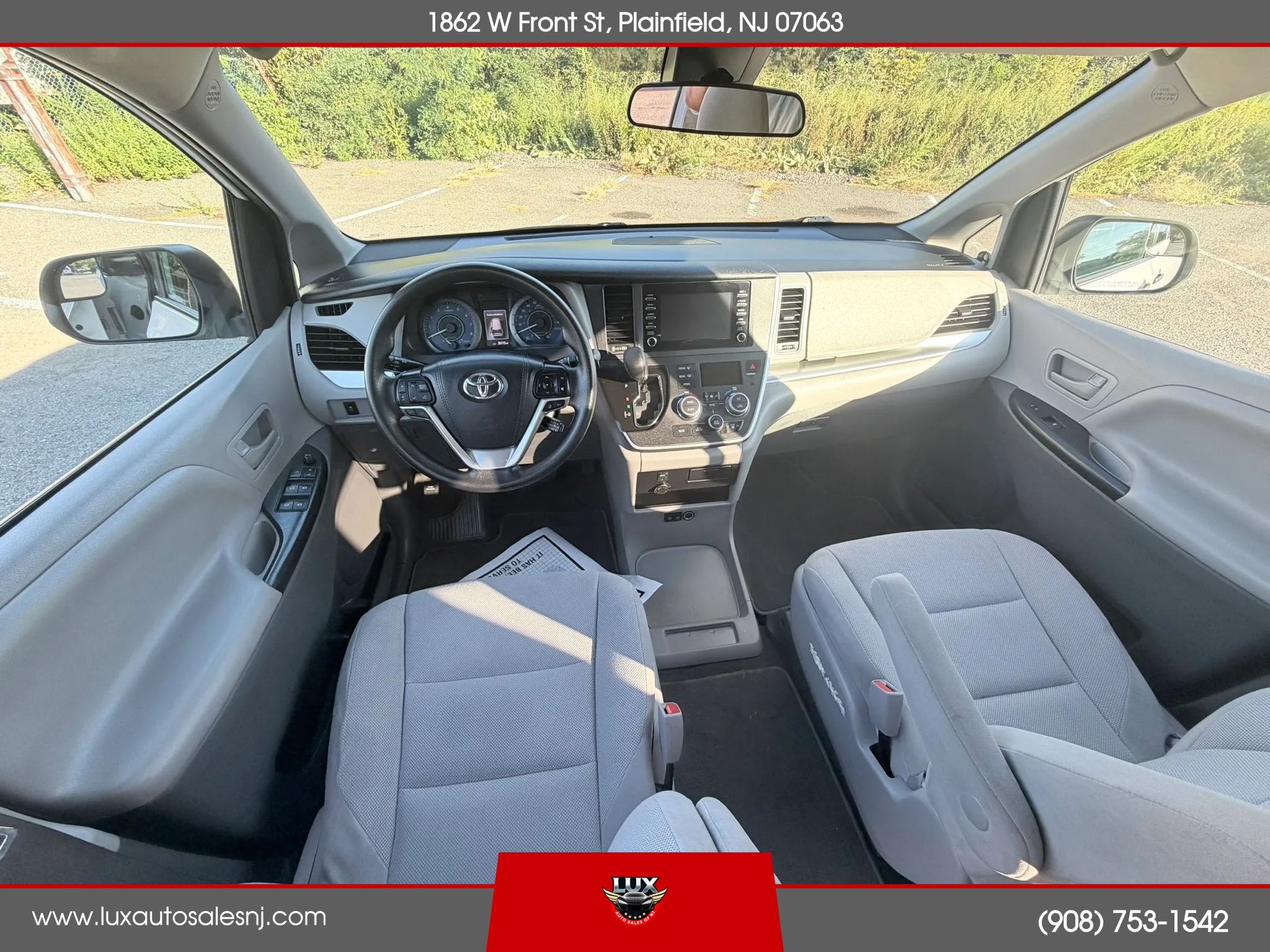 Used 2020 Toyota Sienna L FWD image 18