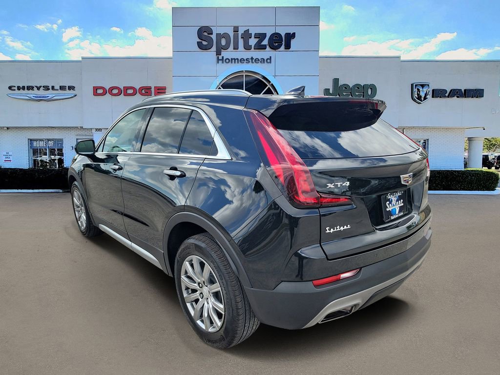 Used 2020 Cadillac XT4 Premium Luxury image 3