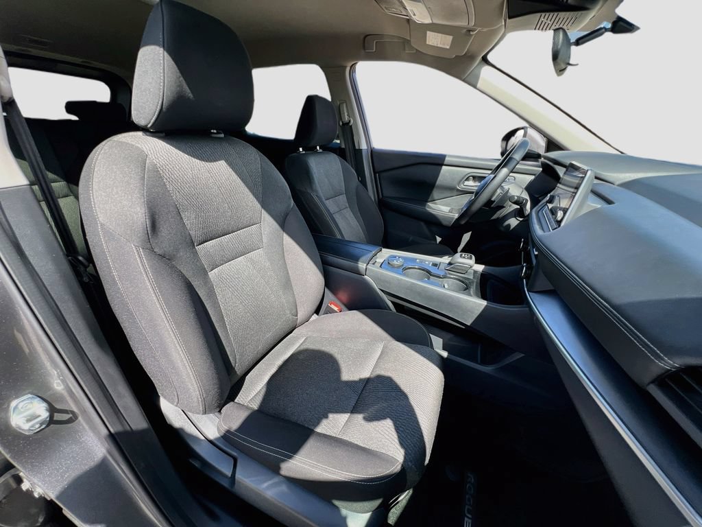 Used 2025 Nissan Rogue SV AWD/4WD image 25
