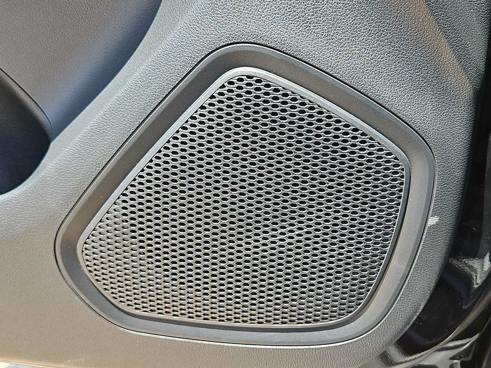 Certified 2024 Hyundai Venue SEL FWD image 29