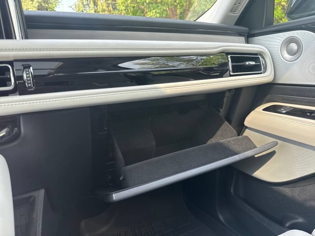 Used 2025 Lincoln Aviator Reserve w/ Equipment Group 201A AWD/4WD image 39
