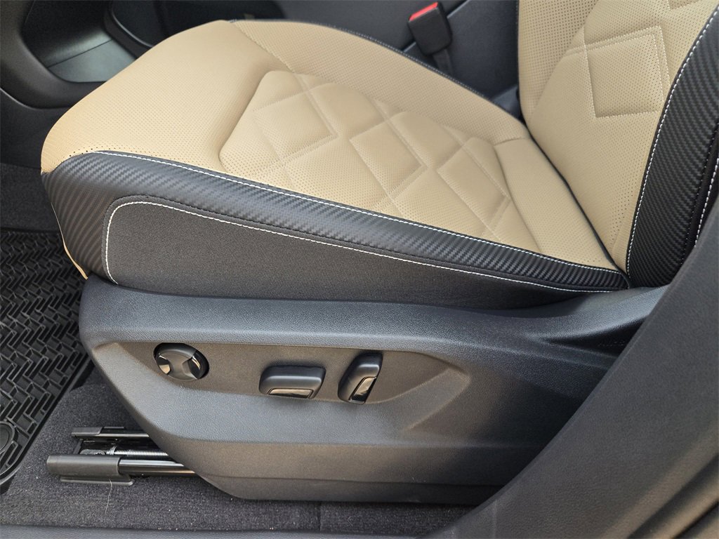 New 2026 Volkswagen Atlas Cross Sport SE image 19