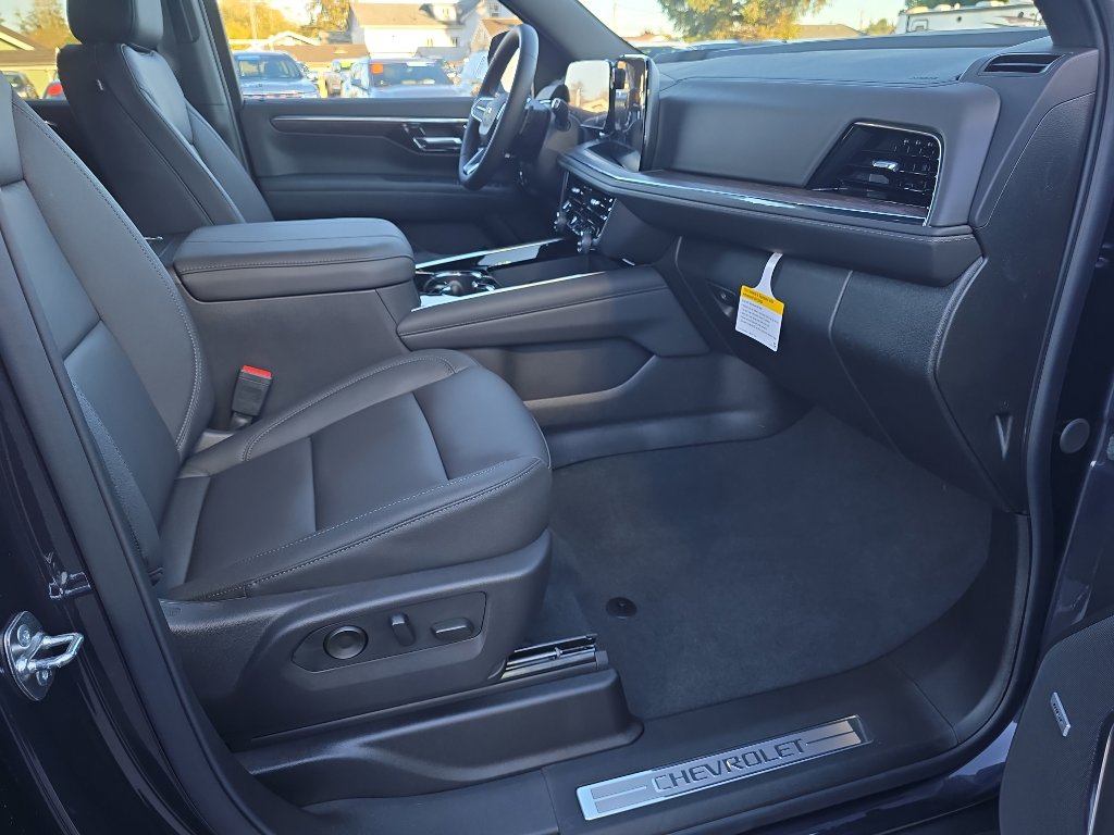 New 2026 Chevrolet Suburban LT w/ Comfort Package image 18