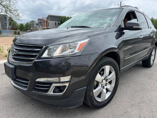 Used 2013 Chevrolet Traverse LTZ FWD image 2