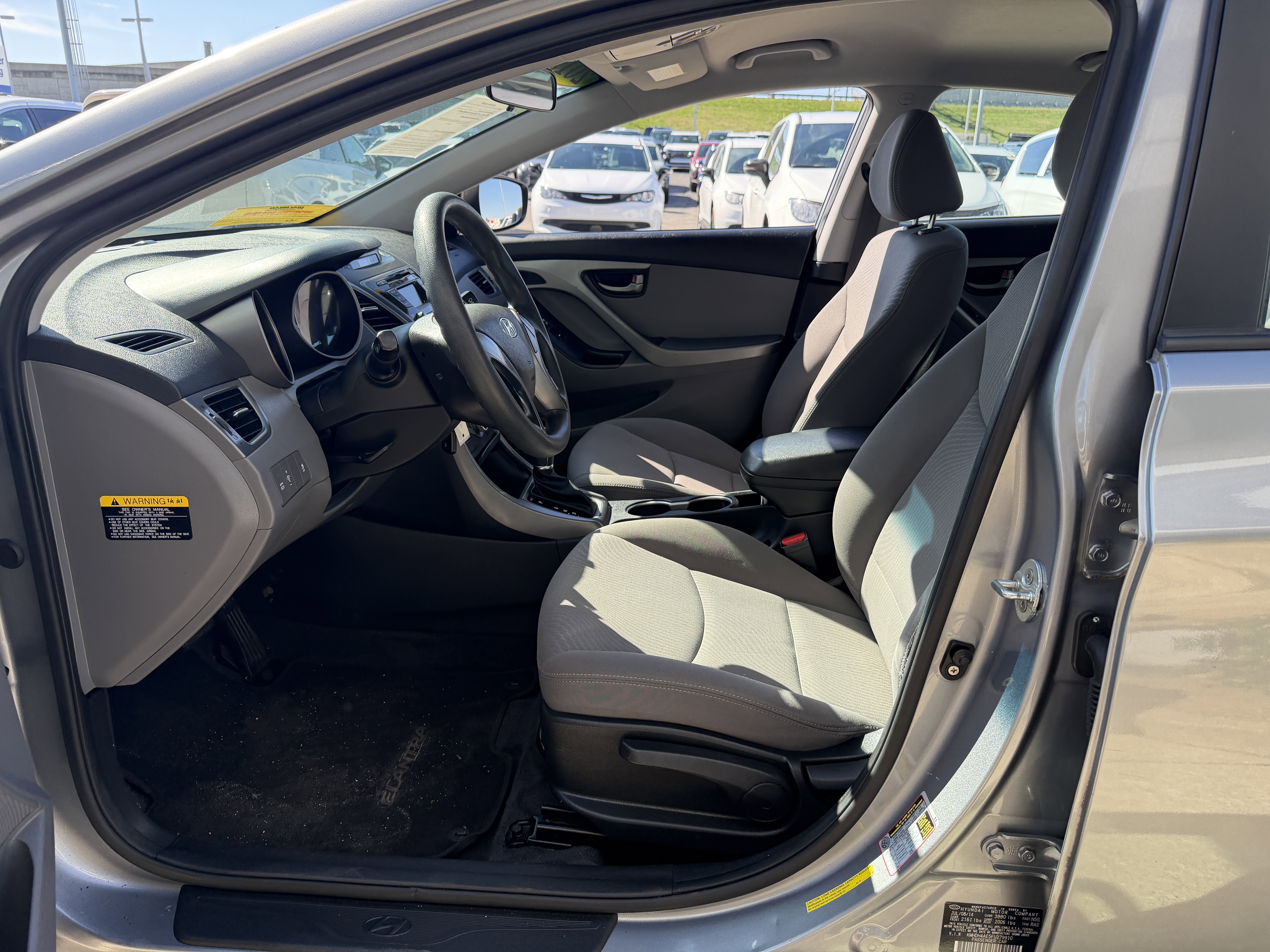 Used 2015 Hyundai Elantra SE image 25