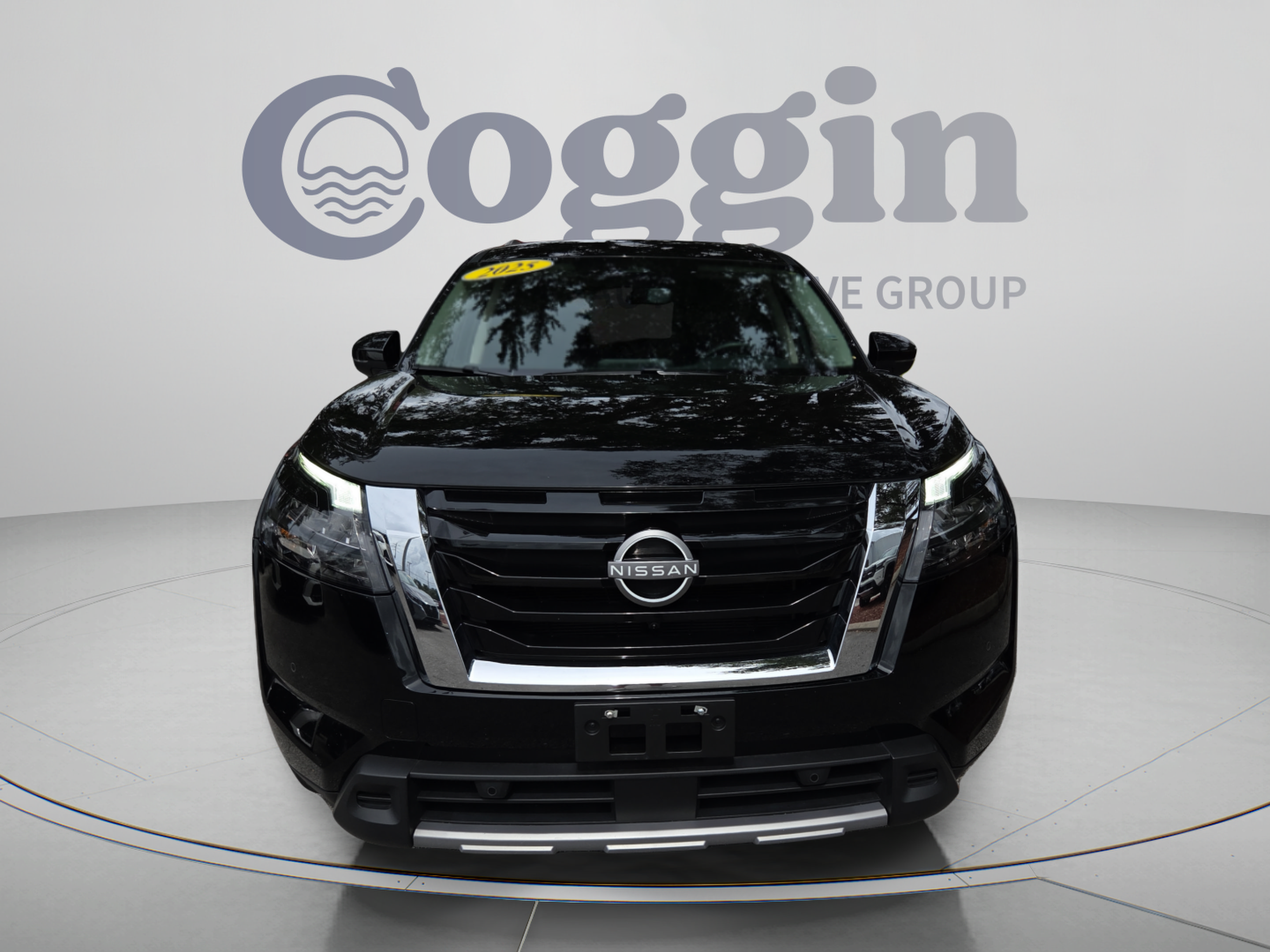 Used 2025 Nissan Pathfinder SL AWD/4WD image 8