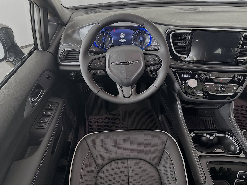 New 2026 Chrysler Pacifica Limited image 25