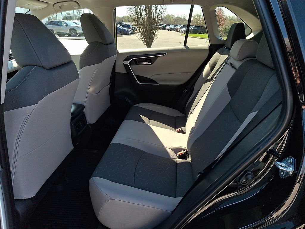Used 2025 Toyota RAV4 XLE image 10
