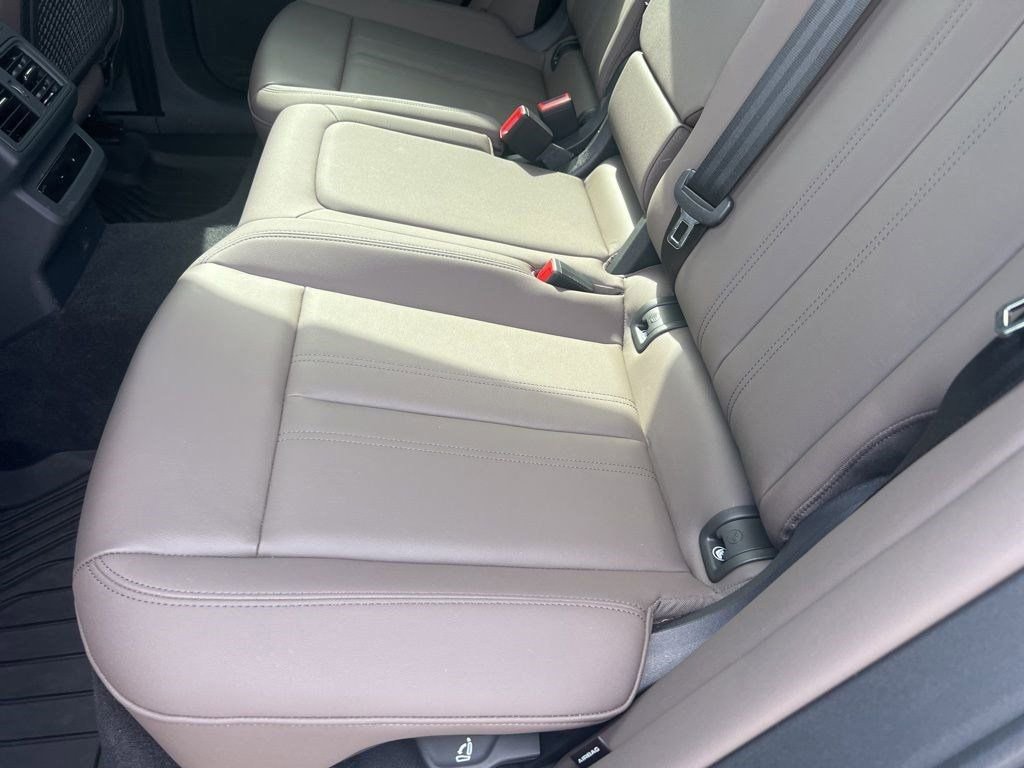 Used 2025 Audi Q5 Premium w/ Convenience Package image 9