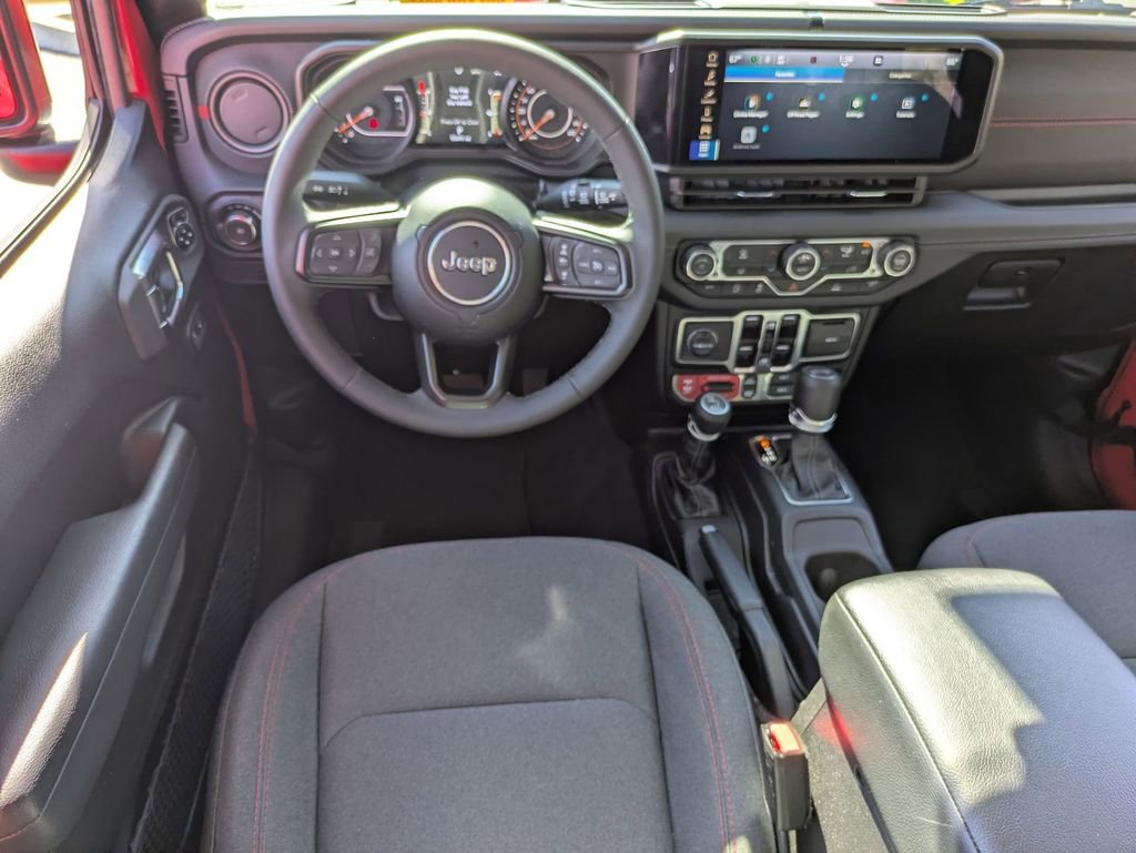 Used 2025 Jeep Wrangler Unlimited Rubicon image 25