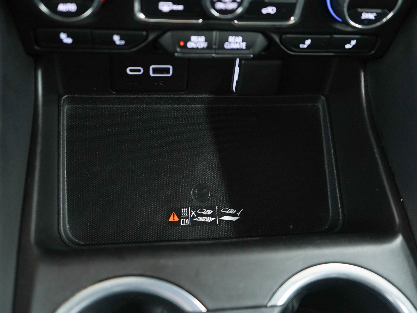 Used 2021 Chevrolet Suburban LT image 25