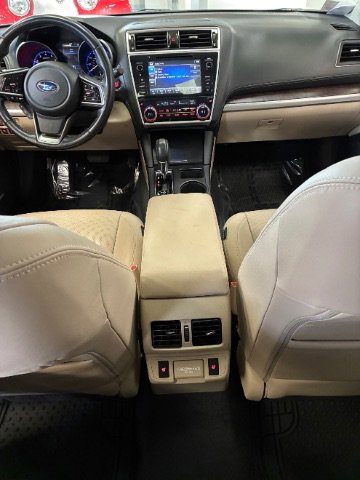 Used 2018 Subaru Outback 2.5i Limited AWD/4WD image 32