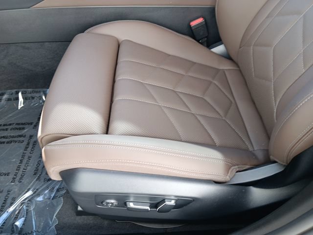 New 2025 BMW 530i xDrive w/ Premium Package AWD/4WD image 18
