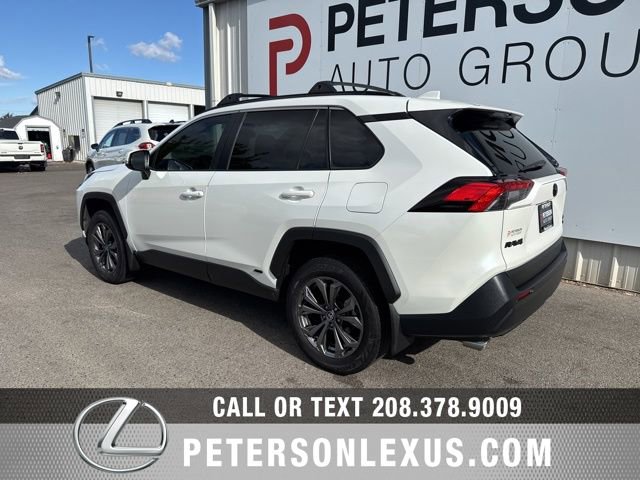 Used 2022 Toyota RAV4 XLE Premium AWD/4WD image 6