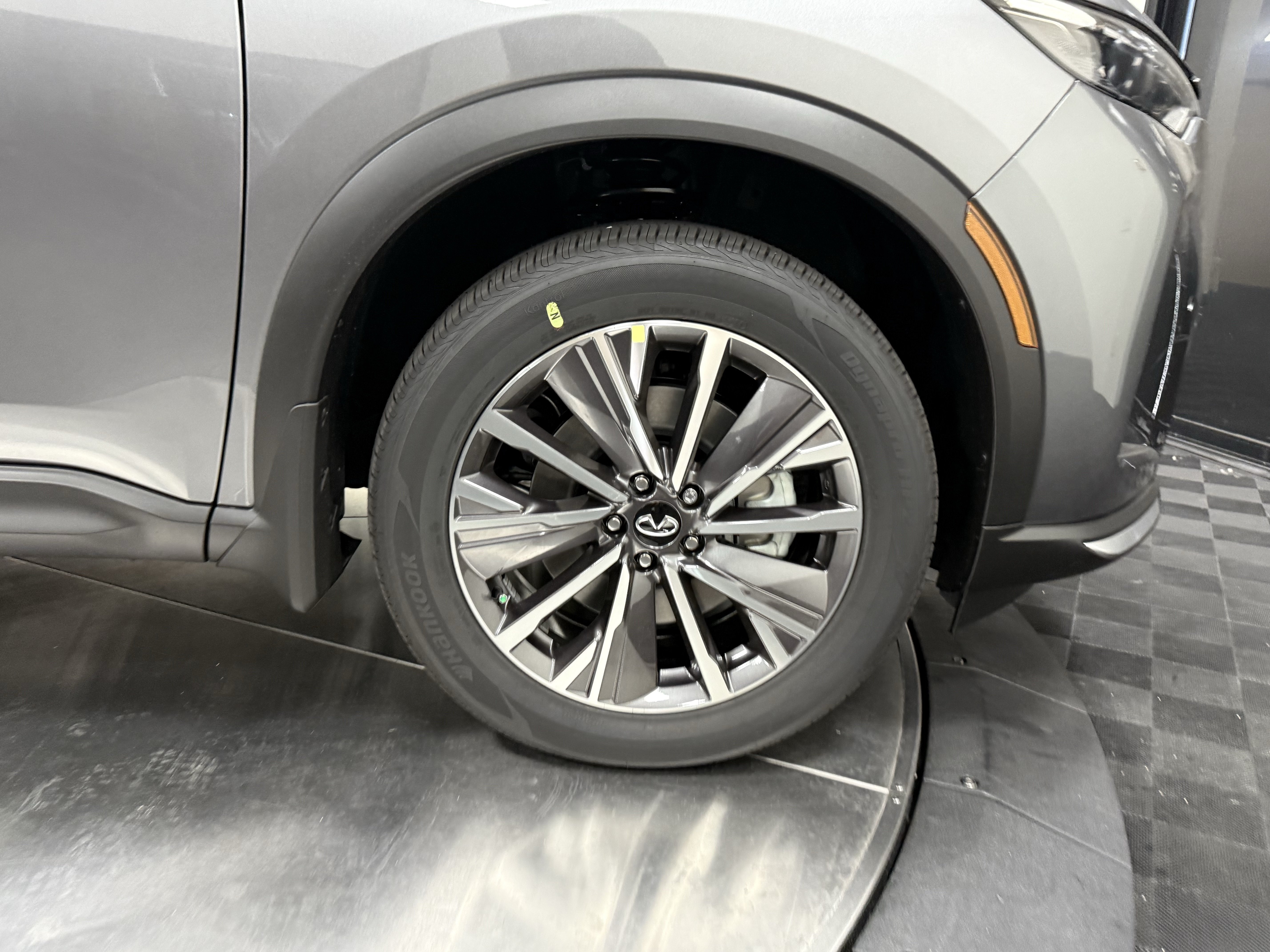 Certified 2027 INFINITI QX60 Luxe w/ Cargo Package FWD image 10