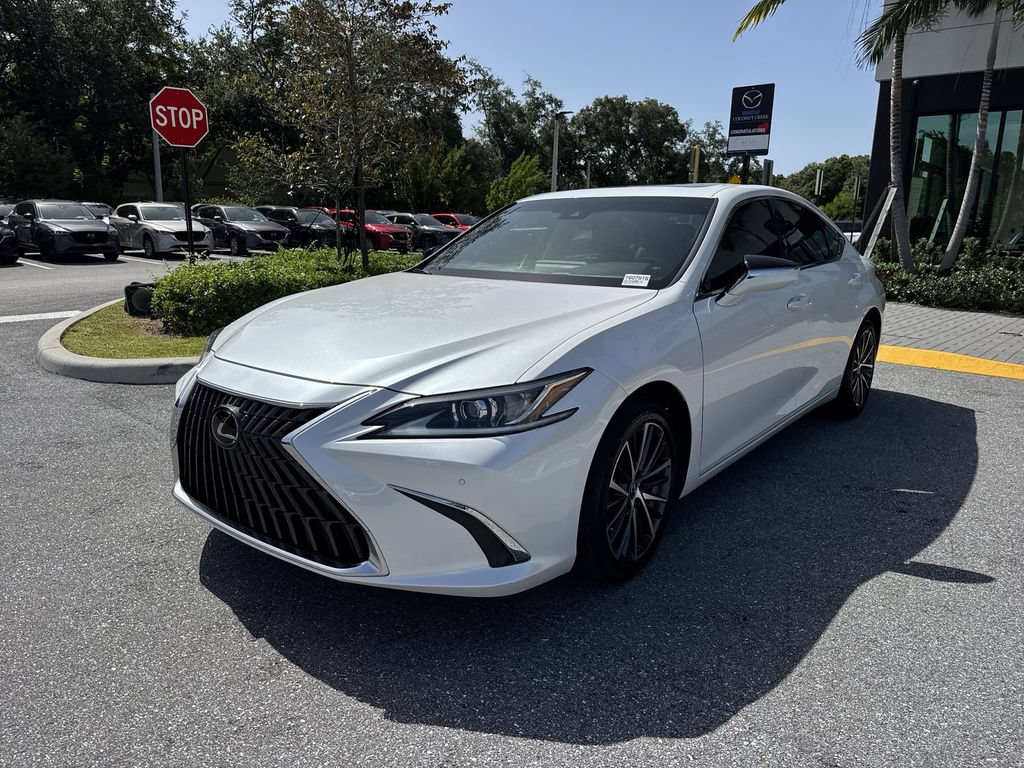 Used 2025 Lexus ES 350 w/ Premium Package FWD image 9